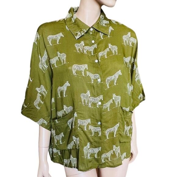 NEW MDM Top Animal Print Zebra Green Shirt Blouse Size Large Short Sleeves - Picture 6 of 13